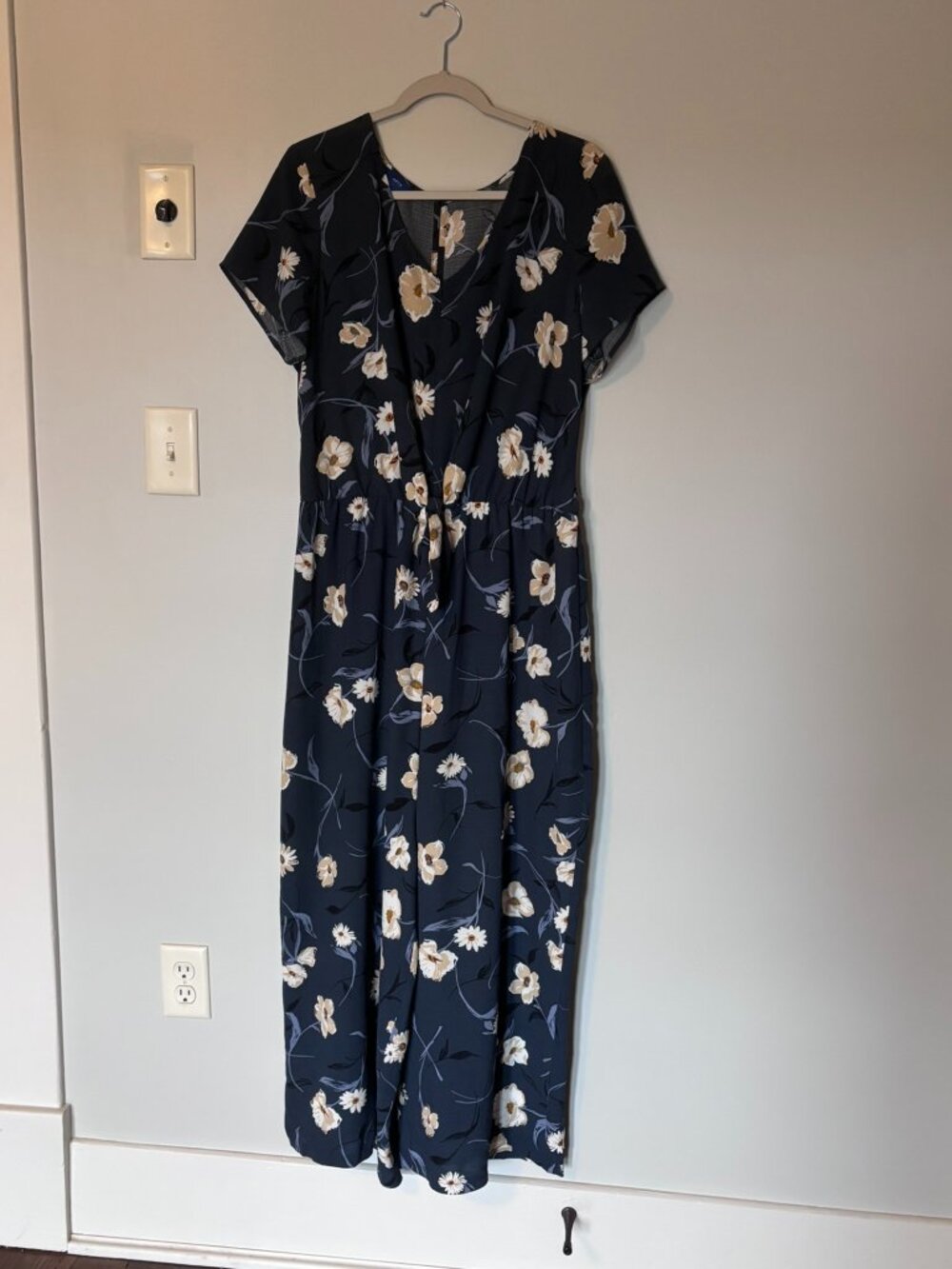 Apt. 9 Shortsleeve Navy Blue & Cream Floral Jumper with Tie Waist Detail, XL
